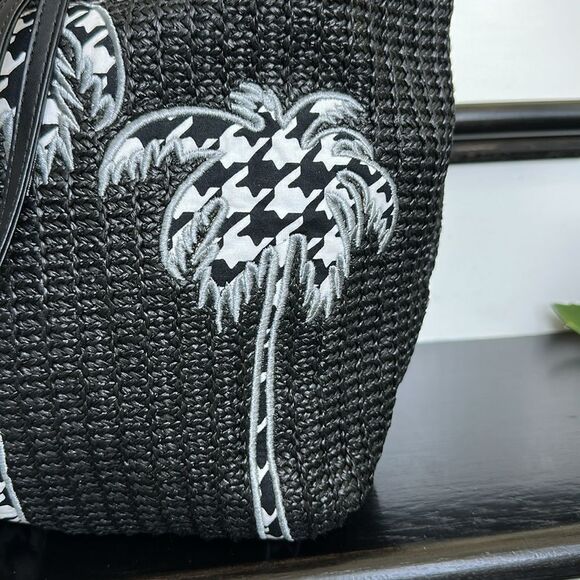 Vera Bradley, rare shoulder, tote, beach, palm tree, hounds, tooth, like new - Picture 7 of 13